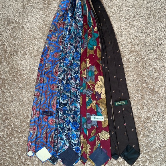 GUC Traditional Men’s Neckties Set of 4 Various Colors, Prints and Brands - Picture 2 of 6